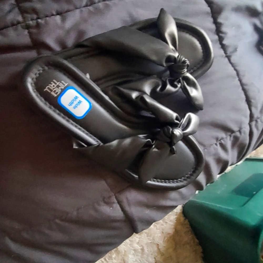 Time and Tru sandals size 8 wide